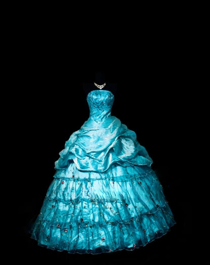 Modest Ball Gown Strapless Blue Tulle Long Quinceanera Dresses With Tiered Layers For Sweet 15 15 Anos Celebration Birthday Formal Gown RB8888