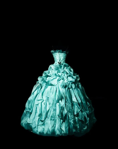 Modest Ball Gown Strapless Blue Long Quinceanera Dresses With Tiered Layers For Sweet 15 15 Anos Celebration Birthday Formal Gown RB8887