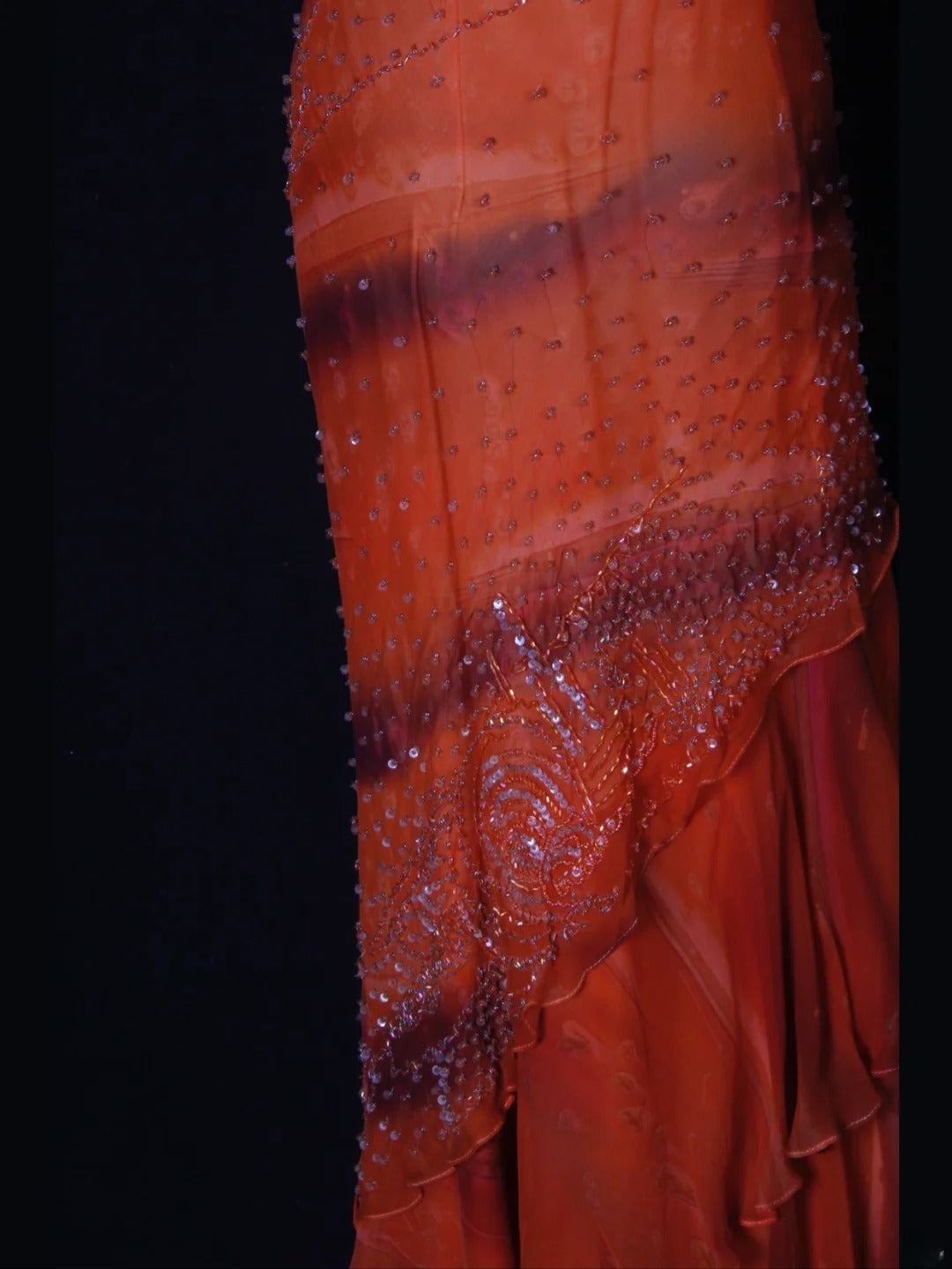 Strahlendes Meerjungfrauen-Abendkleid mit Spaghettiträgern, orangefarbenem, perlenbesetztem Oberteil und Chiffon – ein beeindruckendes Outfit für den 18. Geburtstag (Modell AS264).