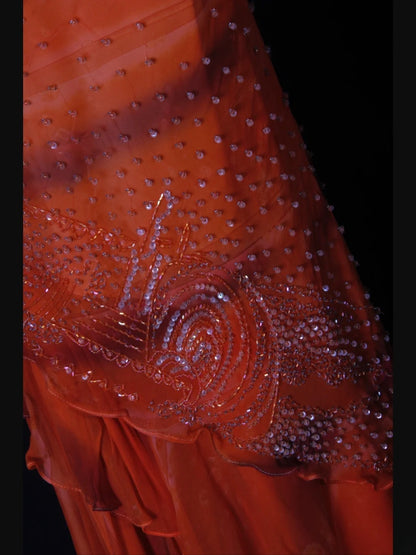 Strahlendes Meerjungfrauen-Abendkleid mit Spaghettiträgern, orangefarbenem, perlenbesetztem Oberteil und Chiffon – ein beeindruckendes Outfit für den 18. Geburtstag (Modell AS264).