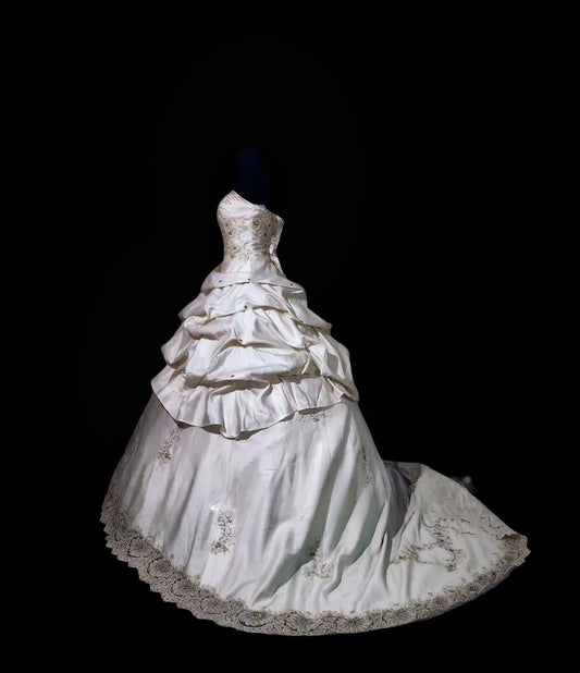 Princess Wedding Dress Ball Gown Sweetheart Ivory With Appliqued Bridal Gown for Big Day RC0067
