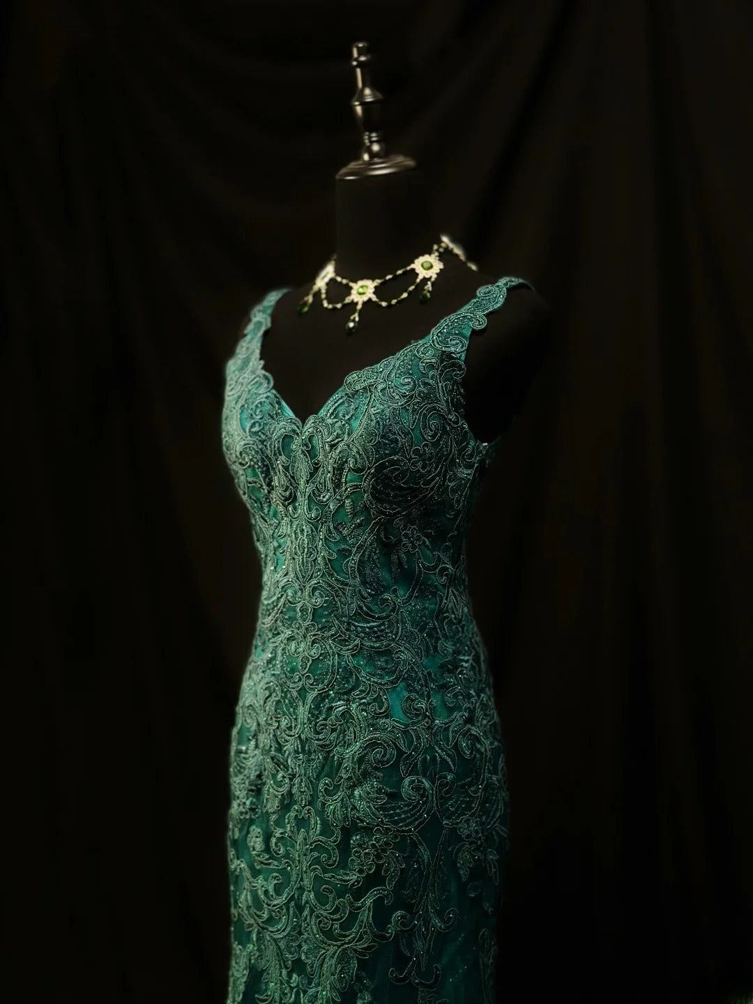 Modest Prom Dresses Mermaid V Neckline Dark Emerald Green With Lace Appliqued Long Night Evening Formal Outfits RB6120