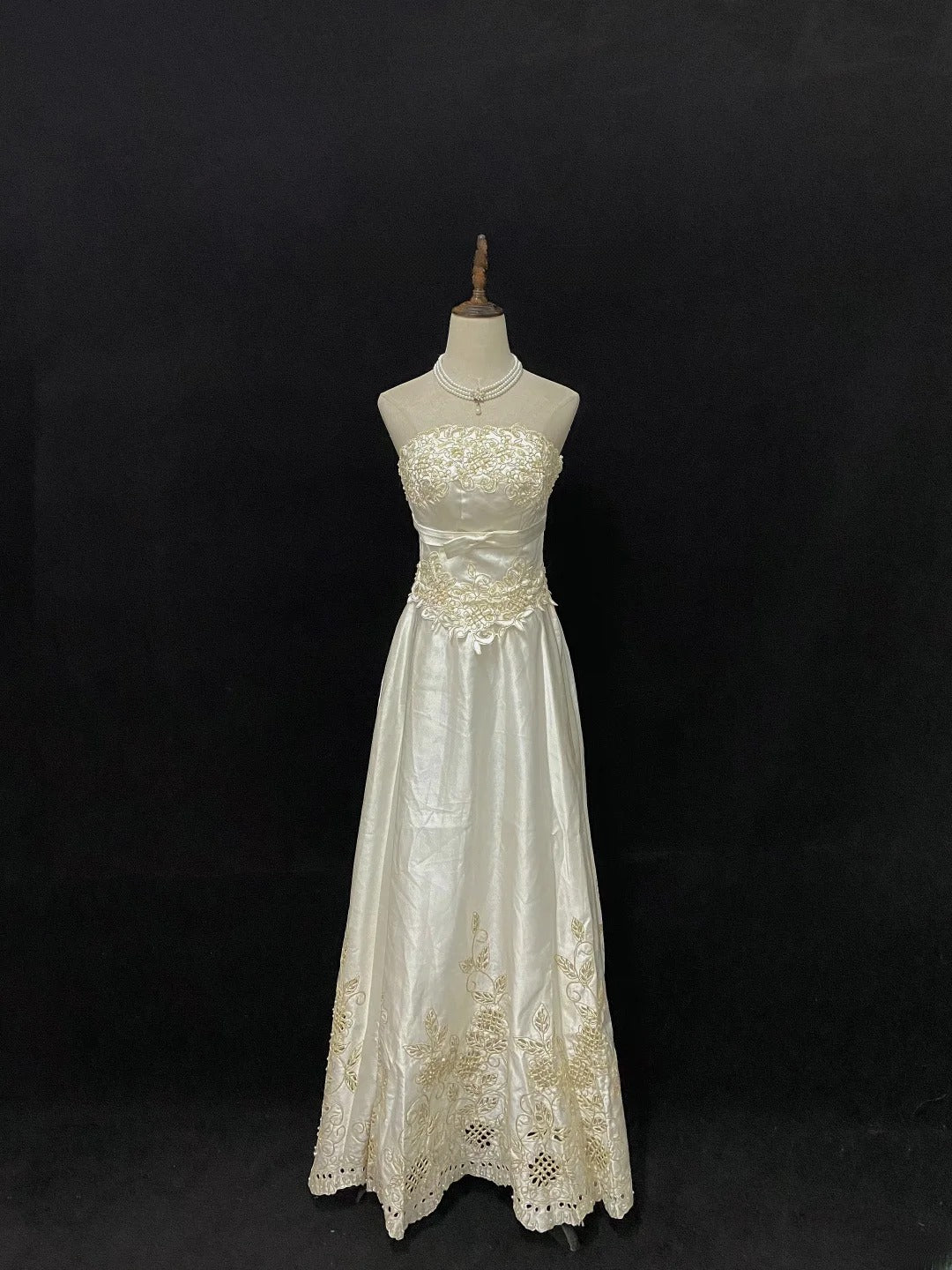 Vintage A Line Strapless Ivory With Appliqued Lace Brides Gown Bridal Dress Wedding Dresses Style RB7726