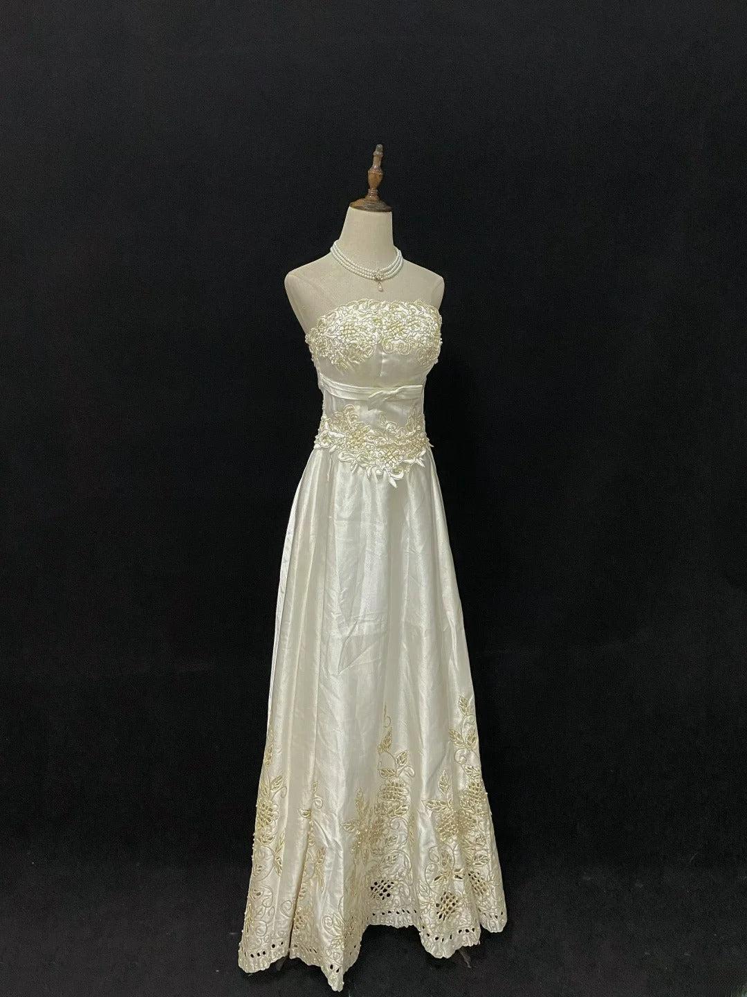 Vintage A Line Strapless Ivory With Appliqued Lace Brides Gown Bridal Dress Wedding Dresses Style RB7726