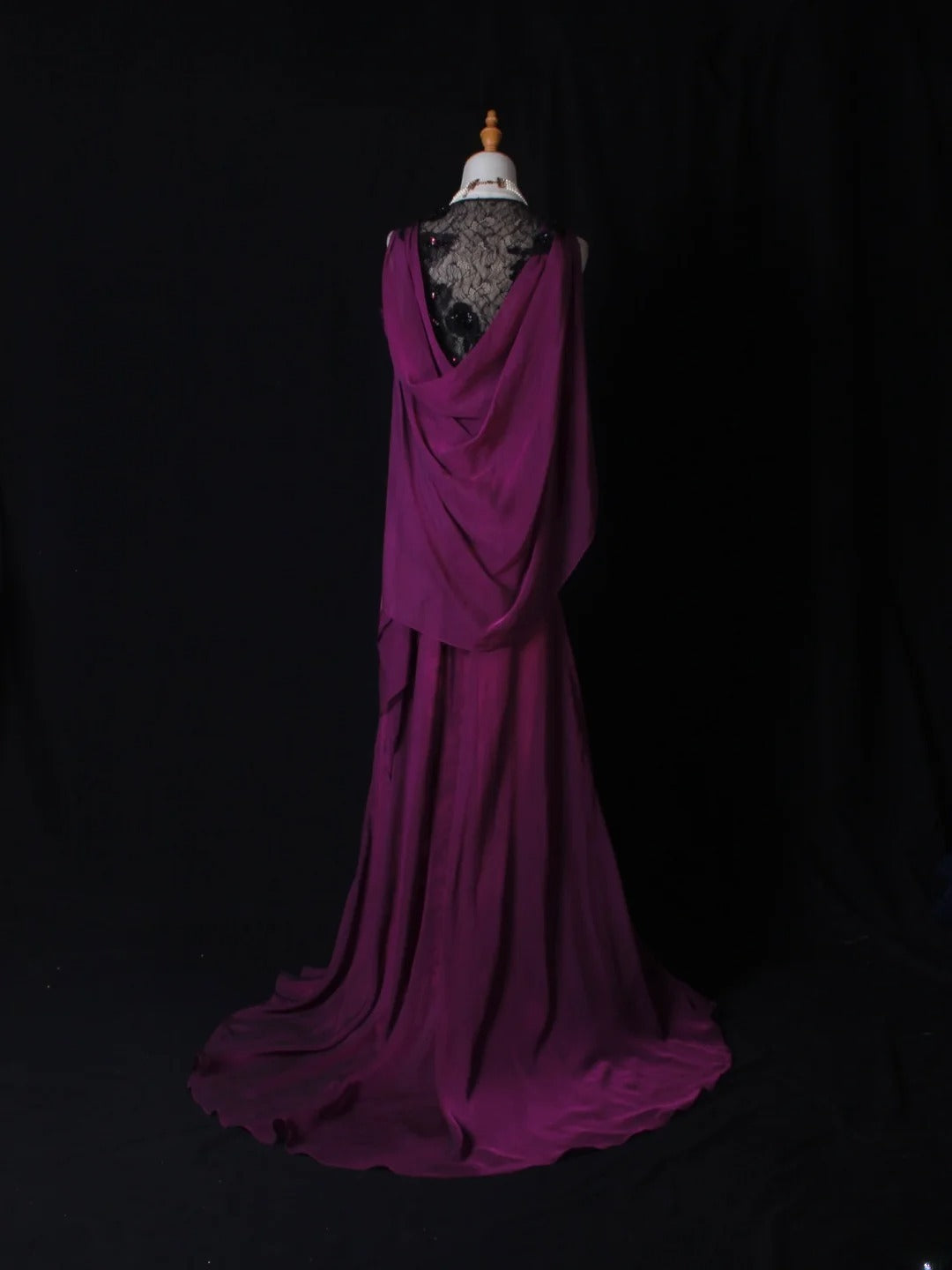 Vintage Meerjungfrauen-Kleid mit schwarzem Oberteil, Spitze, Trauben-Chiffon-Applikationen und Perlenbesatz am Oberteil – langes Ballkleid für den 18. Geburtstag (Modell AS276)