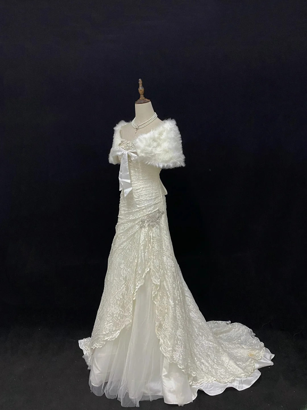 Vintage Mermaid Strapless Ivory With Appliqued Lace Beading Brides Gown Bridal Dress Wedding Dresses Style RB7727
