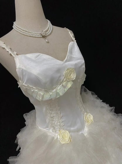 Vintage Ball Gown Spaghetti Straps Tulle Ivory With Appliqued Lace Flowers Short Brides Gown Bridal Dress Wedding Dresses Style RB7728