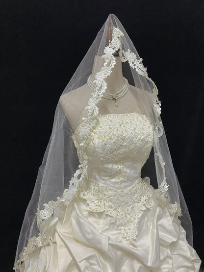 Vintage Ball Gown Strapless Taffeta Ivory With Appliqued Lace Tiered Brides Gown Bridal Dress Wedding Dresses RB7729
