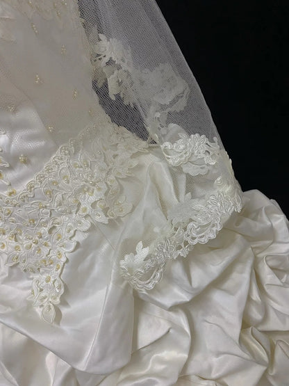 Vintage Ball Gown Strapless Taffeta Ivory With Appliqued Lace Tiered Brides Gown Bridal Dress Wedding Dresses RB7729