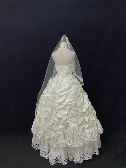 Vintage Ball Gown Strapless Taffeta Ivory With Appliqued Lace Tiered Brides Gown Bridal Dress Wedding Dresses RB7729