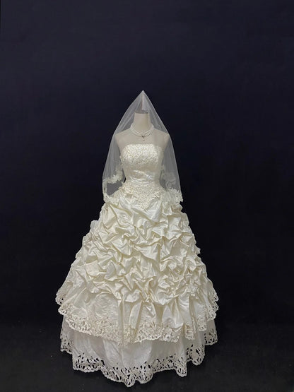 Vintage Ball Gown Strapless Taffeta Ivory With Appliqued Lace Tiered Brides Gown Bridal Dress Wedding Dresses RB7729