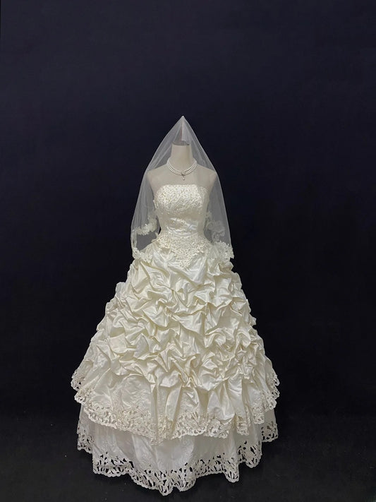 Vintage Ball Gown Strapless Taffeta Ivory With Appliqued Lace Tiered Brides Gown Bridal Dress Wedding Dresses RB7729