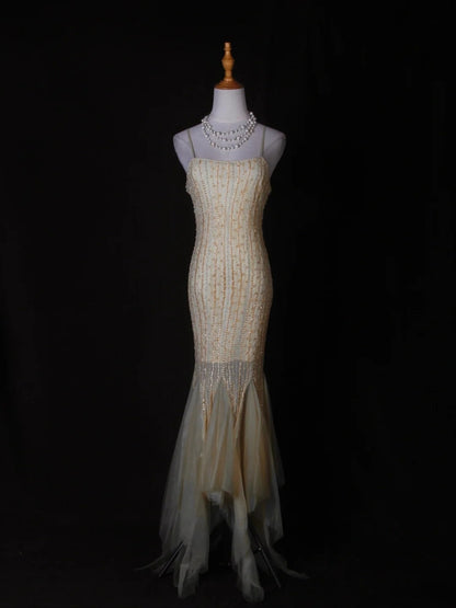 Vintage Meerjungfrauen-Abendkleid mit Spaghettiträgern, gelbem Tüll und Perlenbesatz, langes Kleid, beeindruckendes Outfit zum 20. Geburtstag, Ballkleid AS280