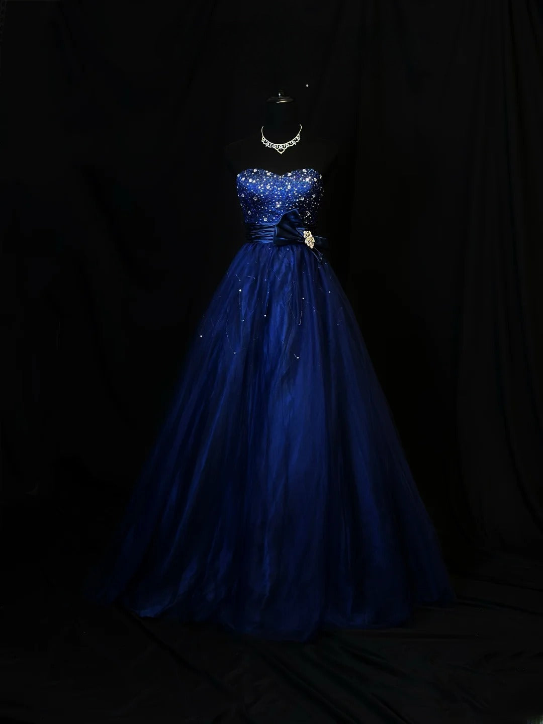 Modest Prom Dresses Ball Gown Sweetheart Royal Blue With Silver Beading Long Night Evening Formal Outfits RB6123