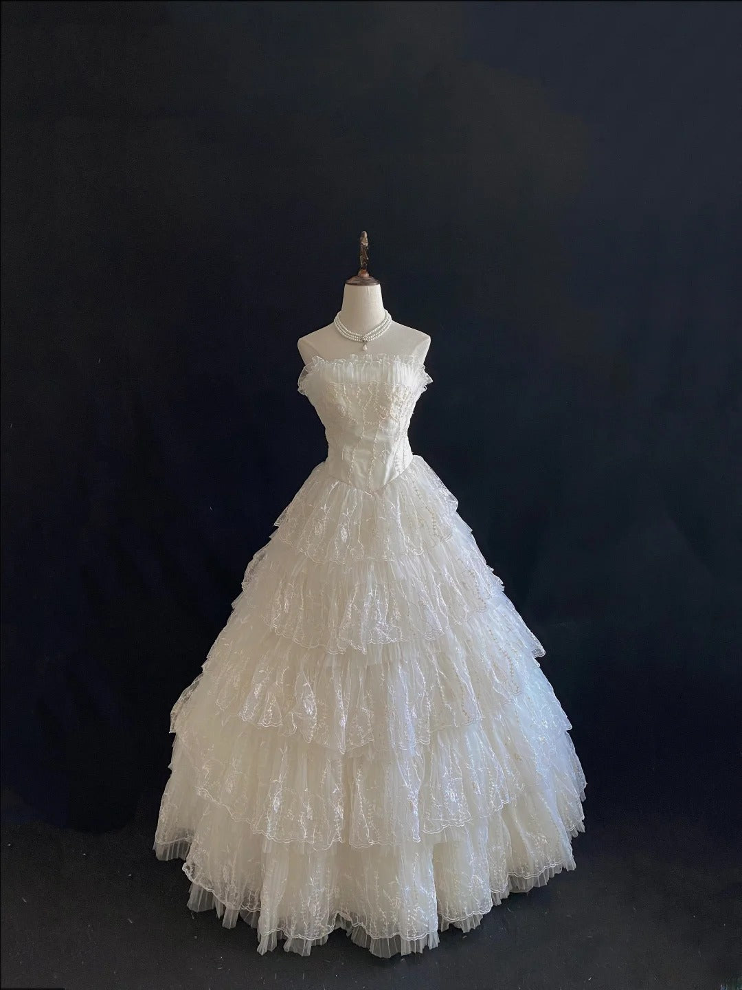 Vintage 80s Ball Gown Strapless White Lace Floor Length With Layers Tiered Brides Gown Bridal Dress Wedding Dresses RB7733