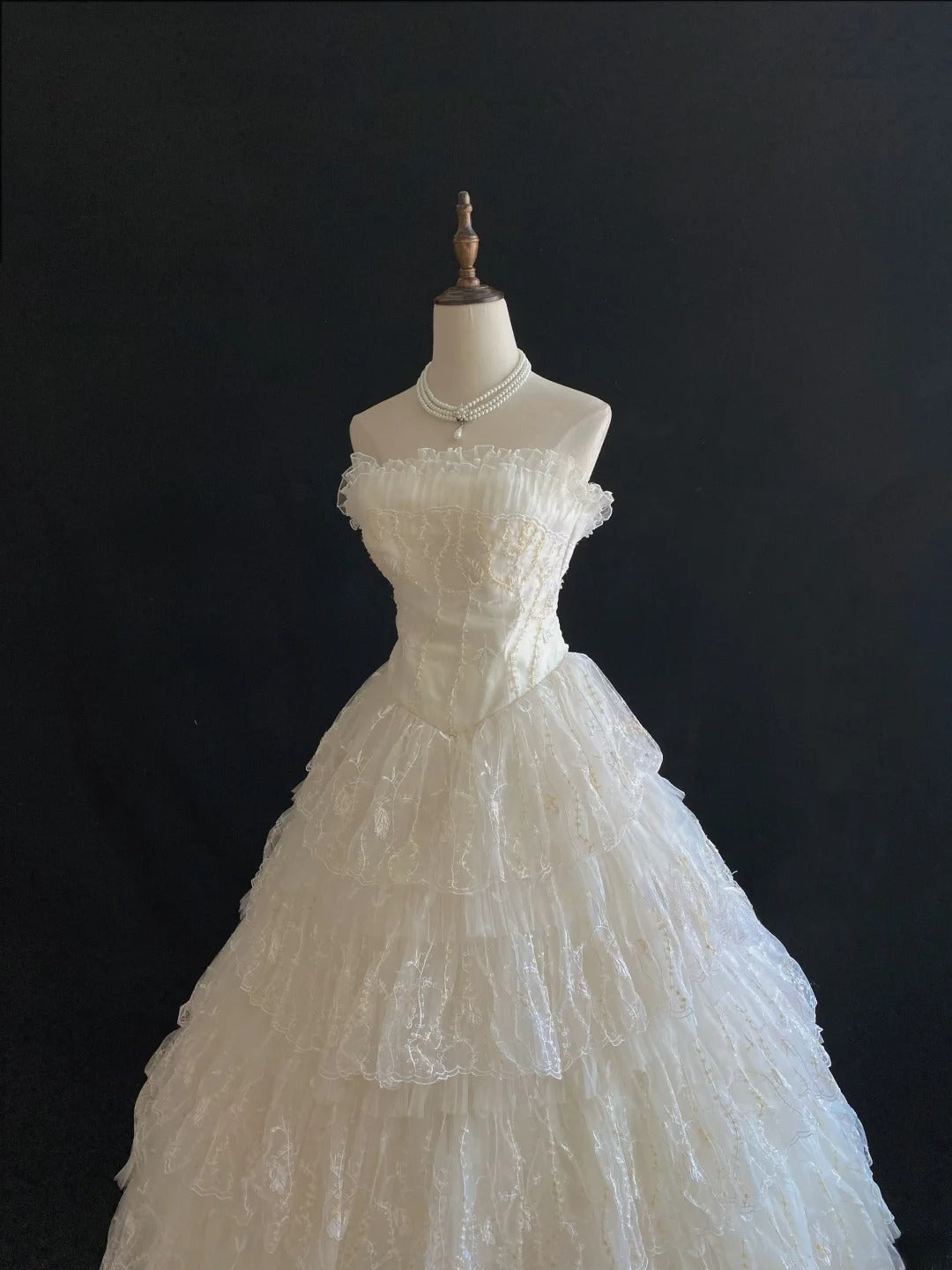 Vintage 80s Ball Gown Strapless White Lace Floor Length With Layers Tiered Brides Gown Bridal Dress Wedding Dresses RB7733