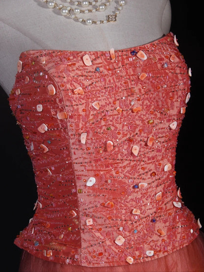 Robe de bal longue vintage en tulle rose, bustier sans bretelles, ornée de perles, coupe trapèze. Idéale pour un 20e anniversaire. Robe de soirée AS284