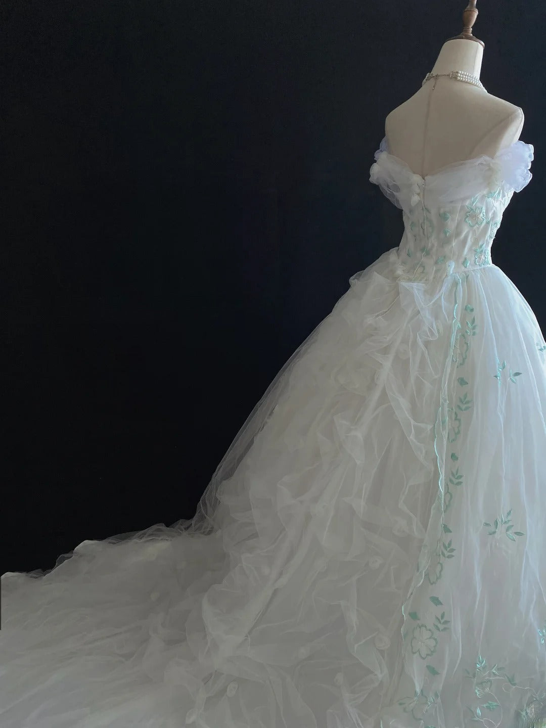Ethereal Prom Ball Gowns Off The Shoulder Tulle Poofy Long With Embroidery Quince Dress inspo Quinceanera Dresses Vestidos De 15 anos RB7734