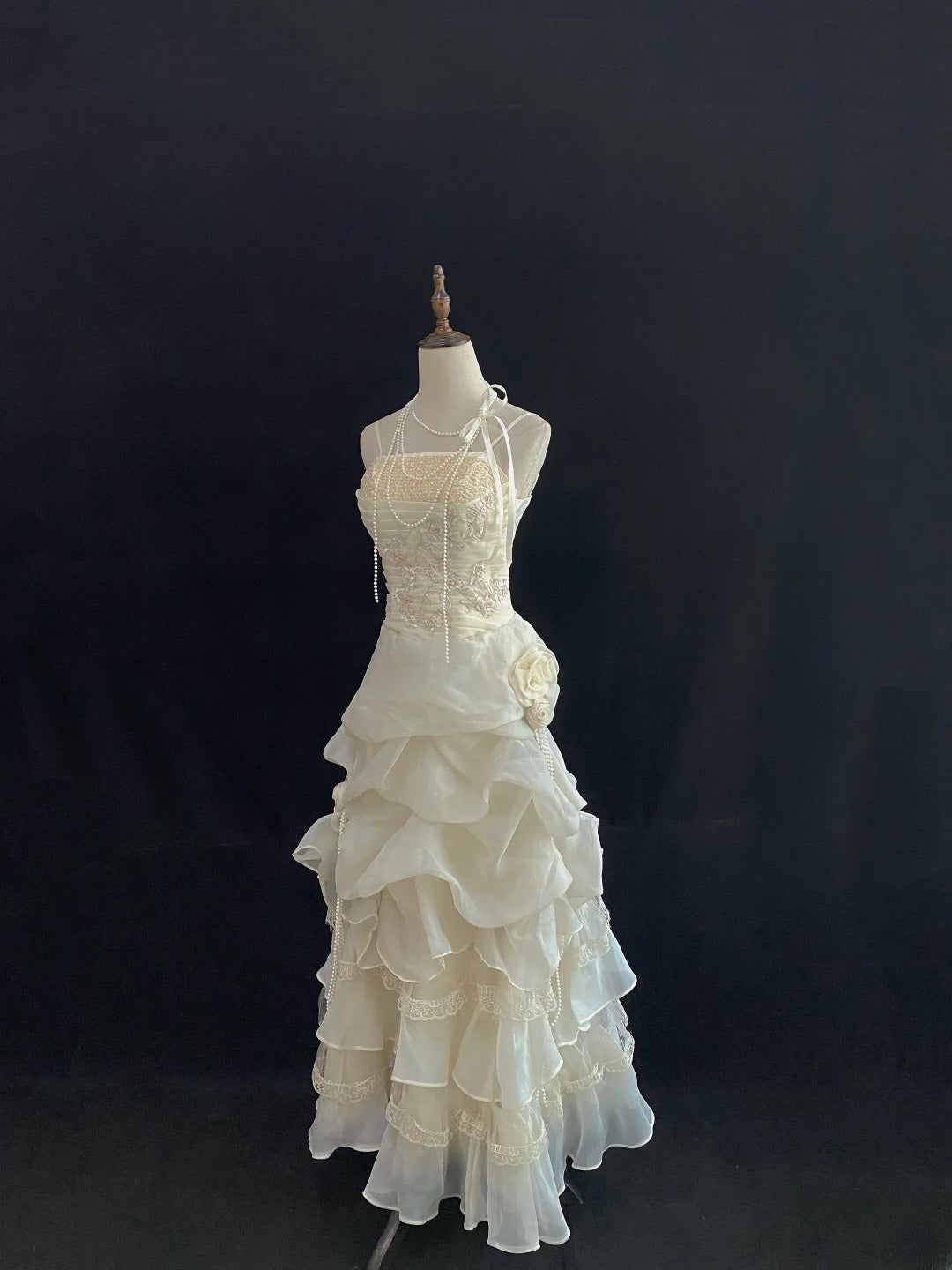 Vintage 80s Ball Gown Straps Ivory Lace Floor Length With Layers Tiered Brides Gown Bridal Dress Wedding Dresses RB7736