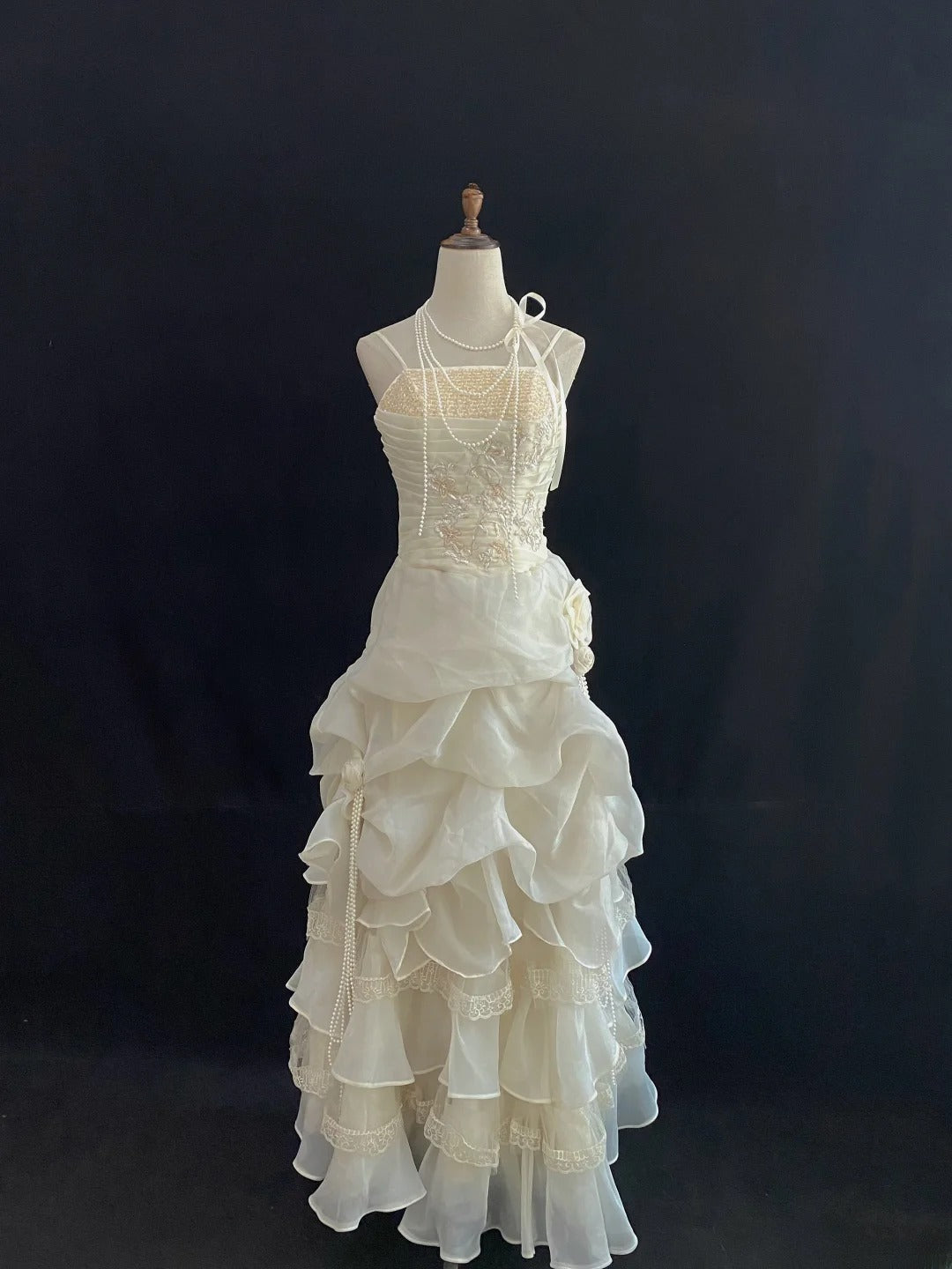 Vintage 80s Ball Gown Straps Ivory Lace Floor Length With Layers Tiered Brides Gown Bridal Dress Wedding Dresses RB7736