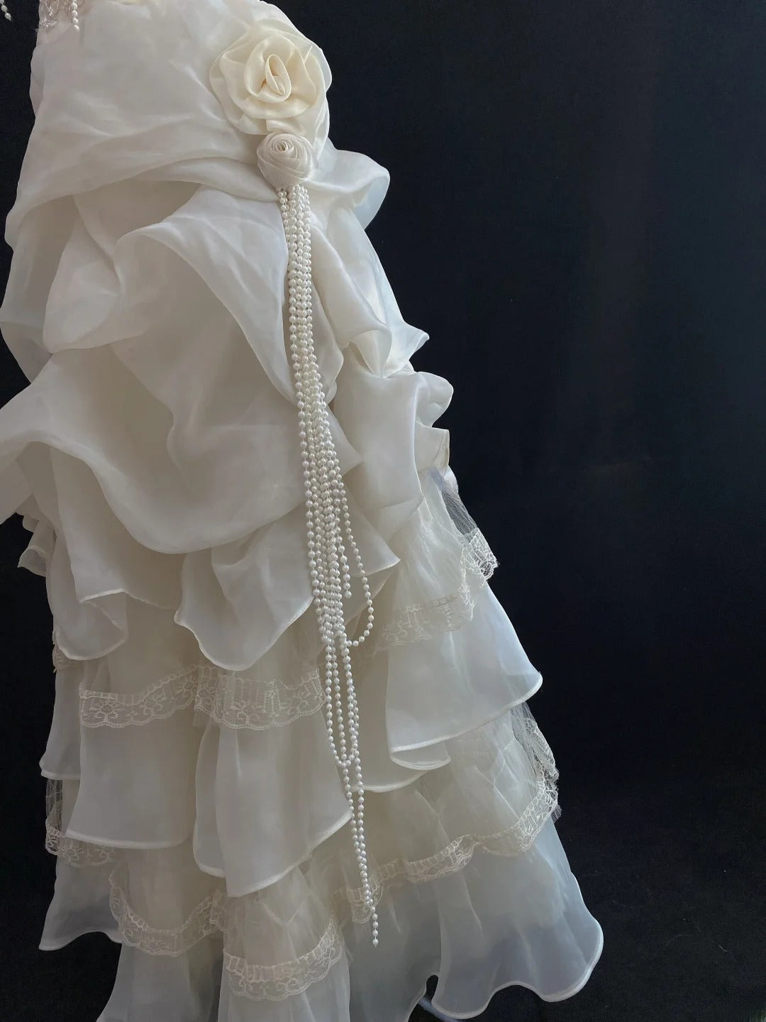 Vintage 80s Ball Gown Straps Ivory Lace Floor Length With Layers Tiered Brides Gown Bridal Dress Wedding Dresses RB7736