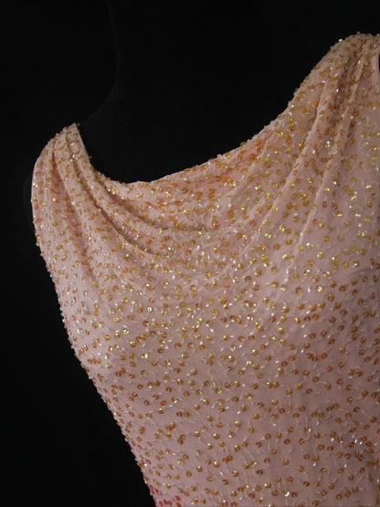 Robe de bal longue rose vintage à col bénitier et corsage orné de perles, idéale pour un 20e anniversaire ou une soirée élégante (AS287)