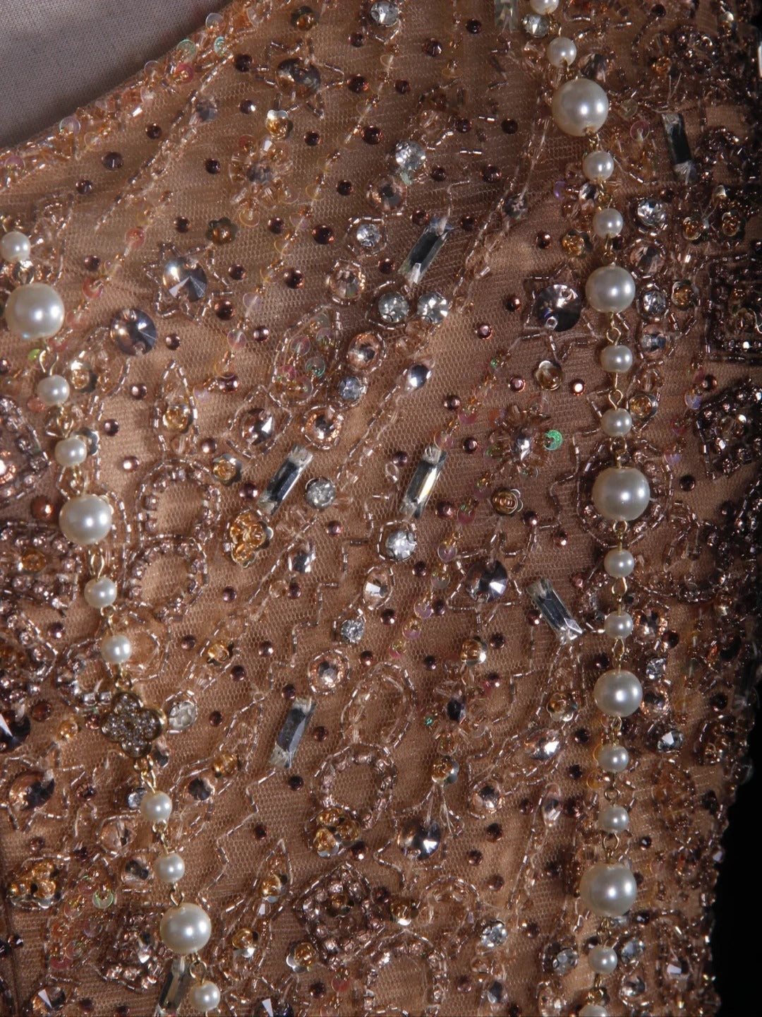Retro-90er-Jahre-A-Linien-Abendkleid aus champagnerfarbenem Tüll mit Perlenbesatz und One-Shoulder-Ausschnitt – Inspiration für den 18. Geburtstag – Abendkleid AS290