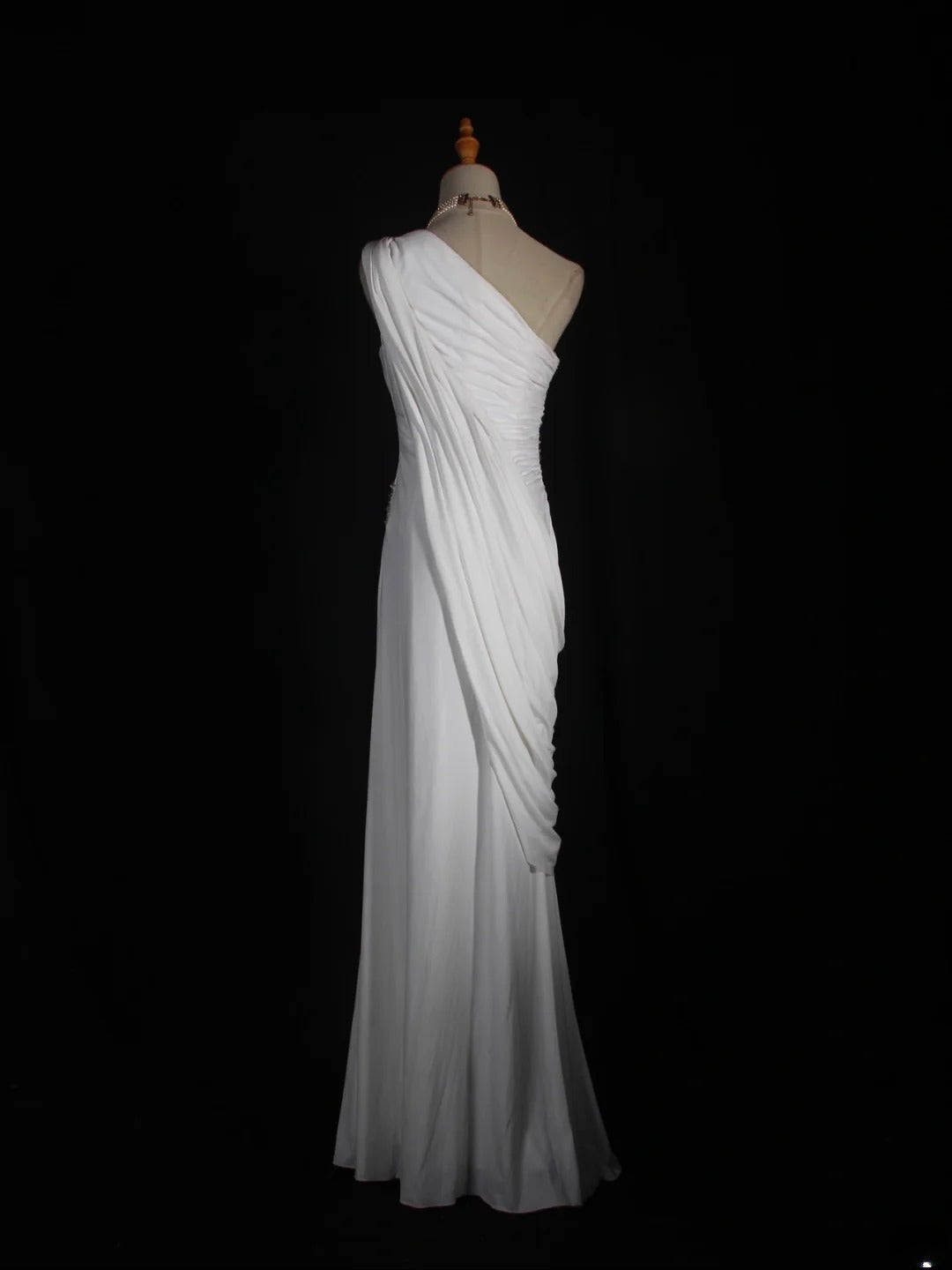 Retro-Etui-Kleid im 90er-Jahre-Stil aus weißem Chiffon mit Perlenbesatz und One-Shoulder-Ausschnitt – langes Ballkleid, Inspiration für den 18. Geburtstag, formelles Abendkleid AS293