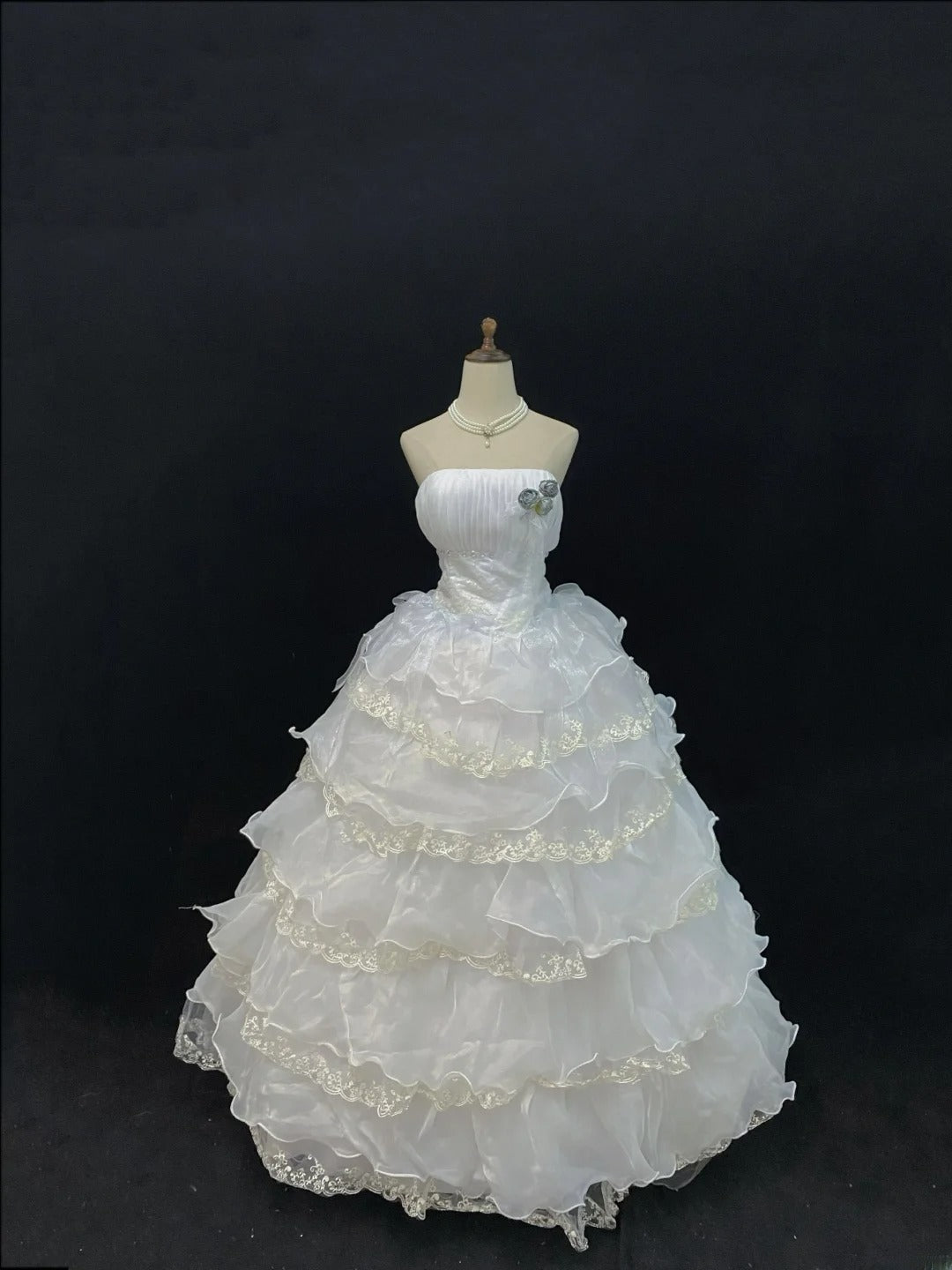 Cute Ball Gowns Strapless White Organza Poofy Long With Tiered Layers Lace Quince Dress inspo Quinceanera Dresses Vestidos De 16 anos RB7744