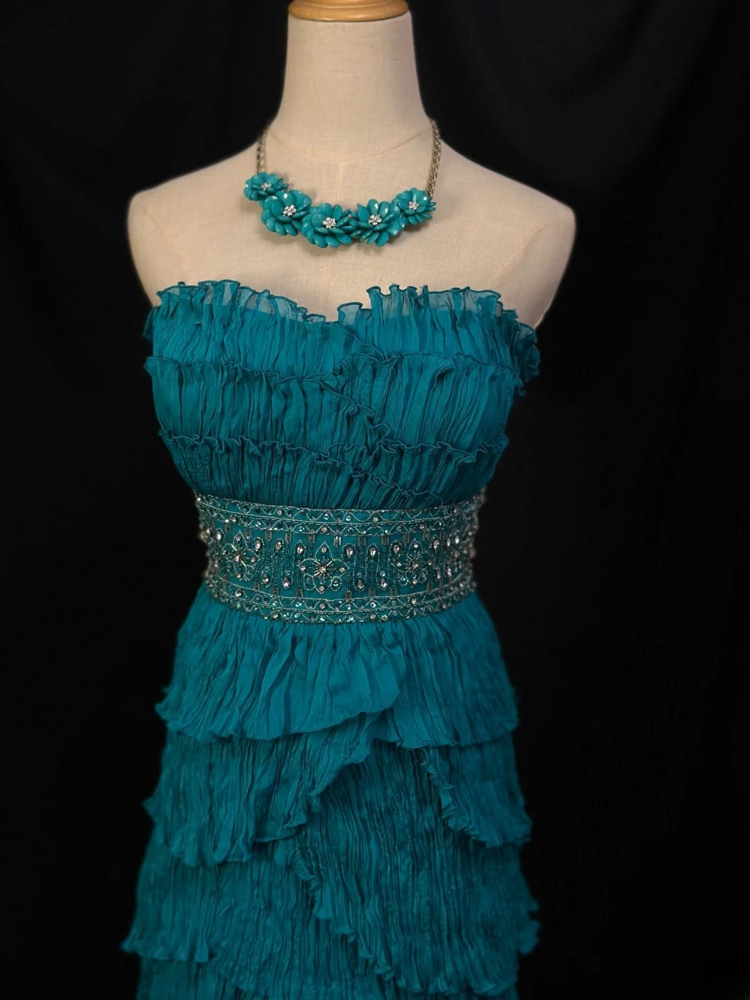 Vintage 1950s Prom Dresses A Line Strapless Blue Satin With Ruffle Tiered Crystals Party Gown Formal Outfits RB6135