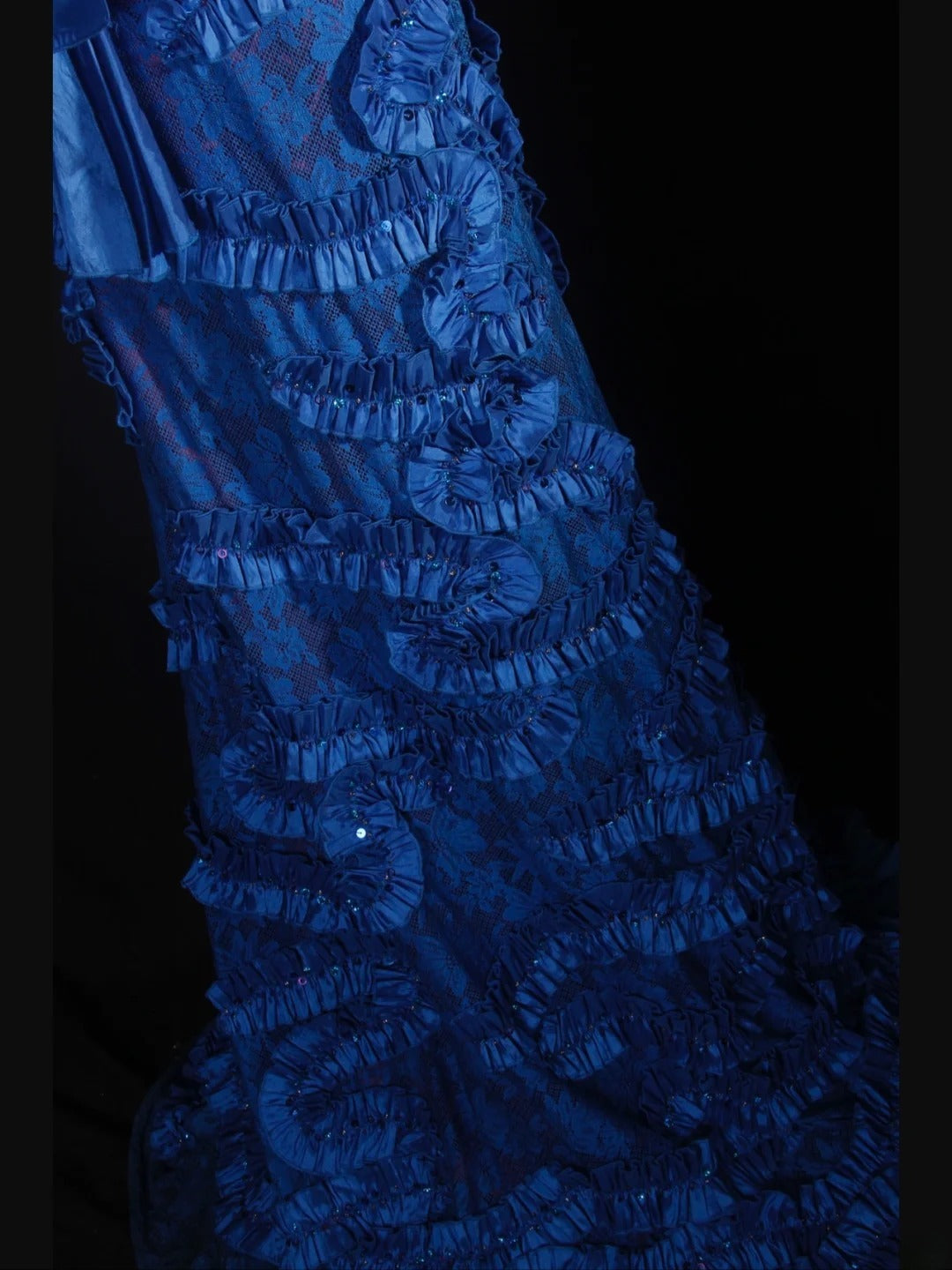 Vintage A-Linien-Abendkleid aus königsblauem Satin im Stil der 1960er Jahre mit Spitzen- und Perlenoberteil – ein beeindruckendes Outfit für den 18. Geburtstag (AS297).
