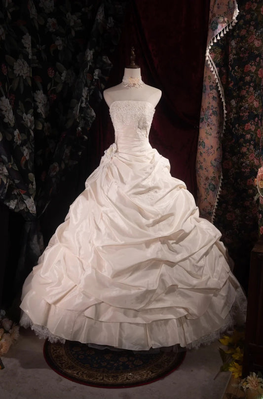 Vintage Ballkleid trägerlos Taft 2000er Jahre mit gestufter Spitze lang Herbst Winter Brautkleid Hochzeitskleider RB8536