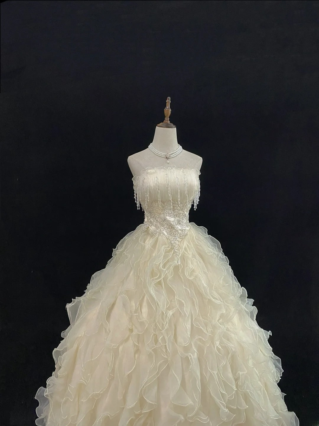 Cute Ball Gowns Strapless Ivory Tulle Sleeveless Poofy Long With Tiered Layers Quince Dress inspo Quinceanera Dresses Vestidos De 16 anos RB7749
