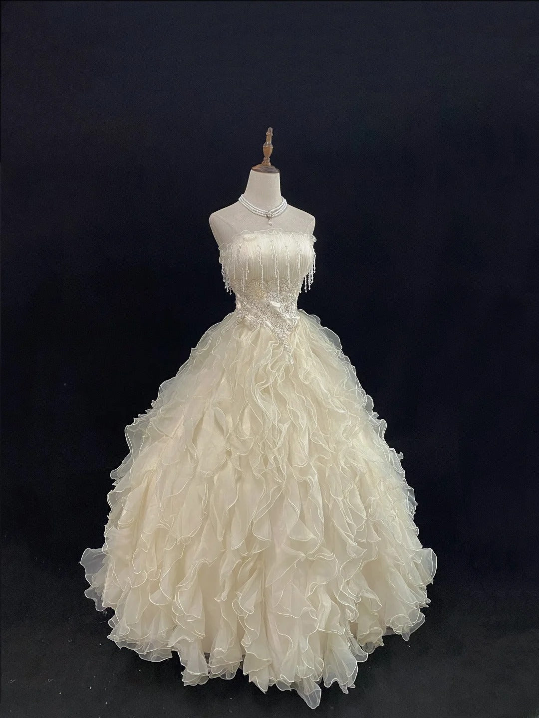 Cute Ball Gowns Strapless Ivory Tulle Sleeveless Poofy Long With Tiered Layers Quince Dress inspo Quinceanera Dresses Vestidos De 16 anos RB7749