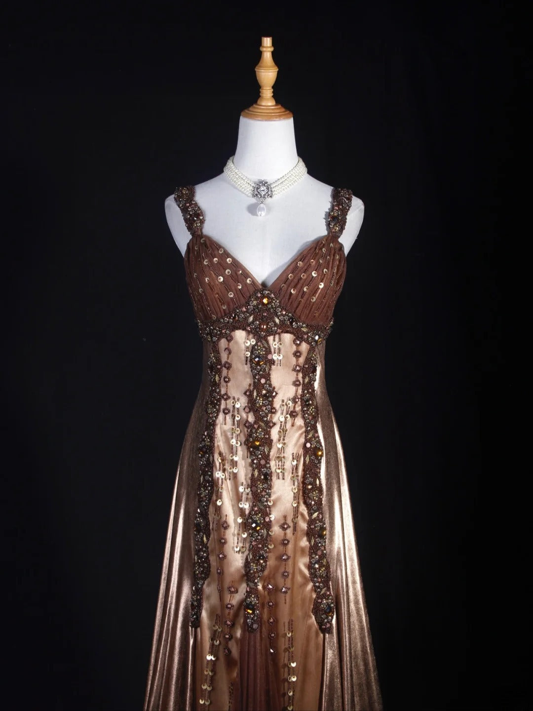 Robe de bal longue vintage années 80, coupe trapèze, bustier cœur, en tulle orné de perles. Idéale pour un 20e anniversaire. Robe de soirée AS301