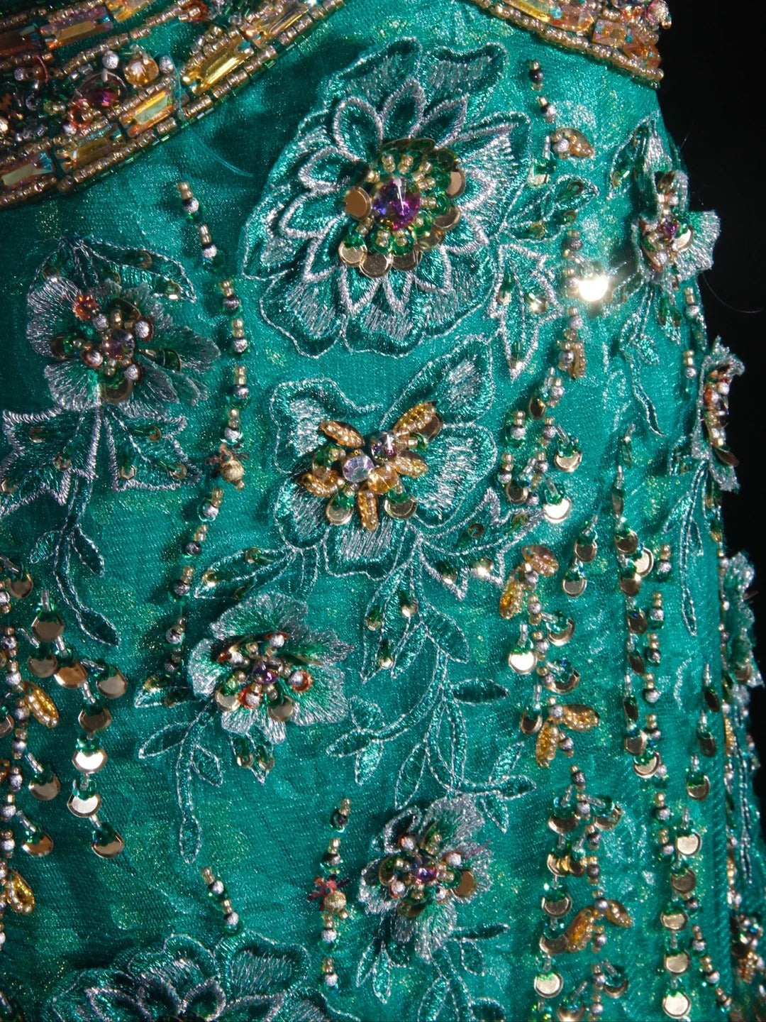 Vintage A-Linien-Abendkleid im Stil der 1950er Jahre aus grünem Tüll mit Perlen und Herzausschnitt – Inspiration für das Outfit zum 20. Geburtstag – Abendkleid AS302