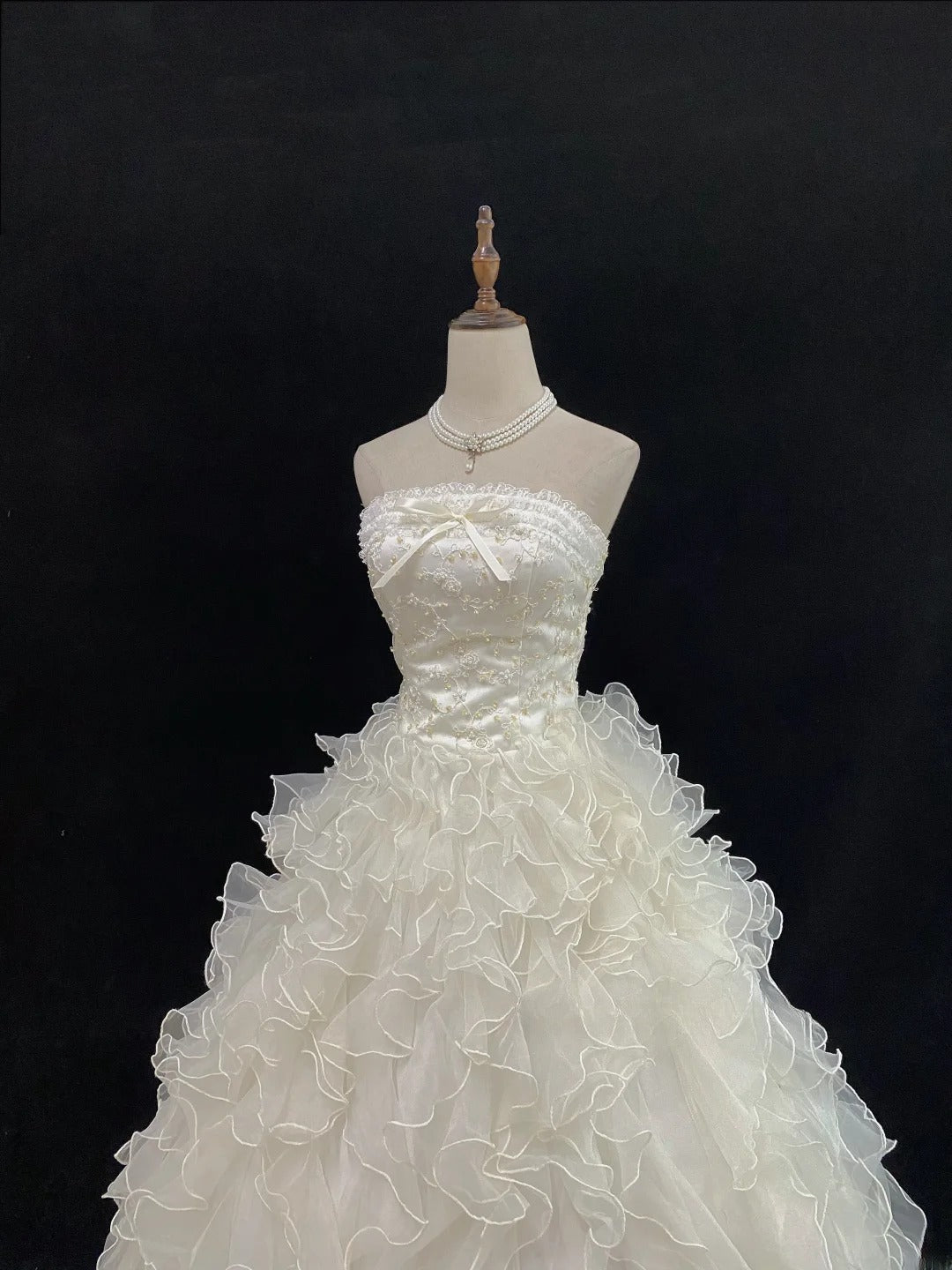 Fairytale Ball Gowns Strapless Ivory Tulle Poofy Long With Tiered Layers Lace Quince Dress inspo Quinceanera Dresses Vestidos De 16 anos RB7751