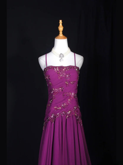 Vintage A-Linien-Abendkleid im 70er-Jahre-Stil mit Spaghettiträgern, weinrotem Chiffon und Perlen – Inspiration für das Outfit zum 20. Geburtstag, festliche Abendkleider AS306