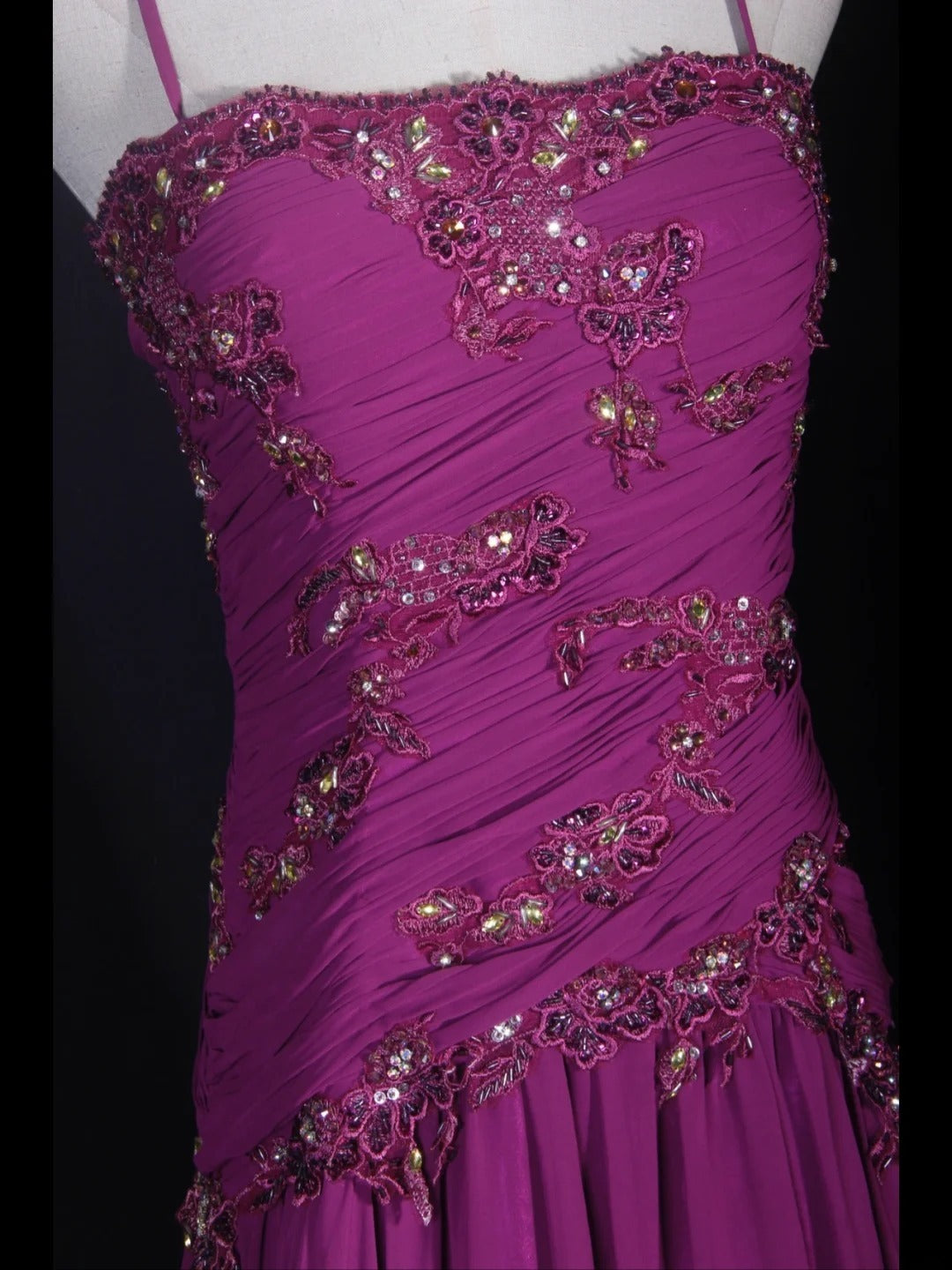 Vintage A-Linien-Abendkleid im 70er-Jahre-Stil mit Spaghettiträgern, weinrotem Chiffon und Perlen – Inspiration für das Outfit zum 20. Geburtstag, festliche Abendkleider AS306