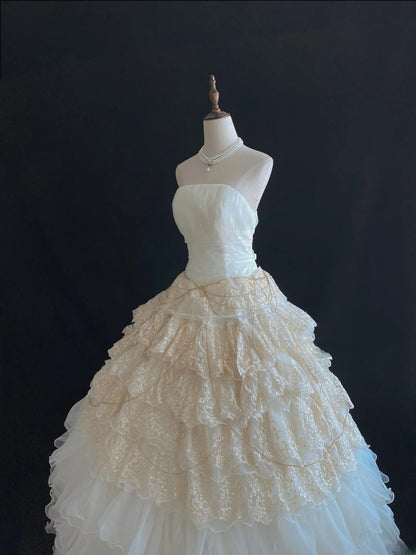 Vintage 70s Ball Gown Strapless Ivory Tulle Gold Lace Sweep Train With Tiered Layers Brides Gown Bridal Dress Wedding Dresses RB7755