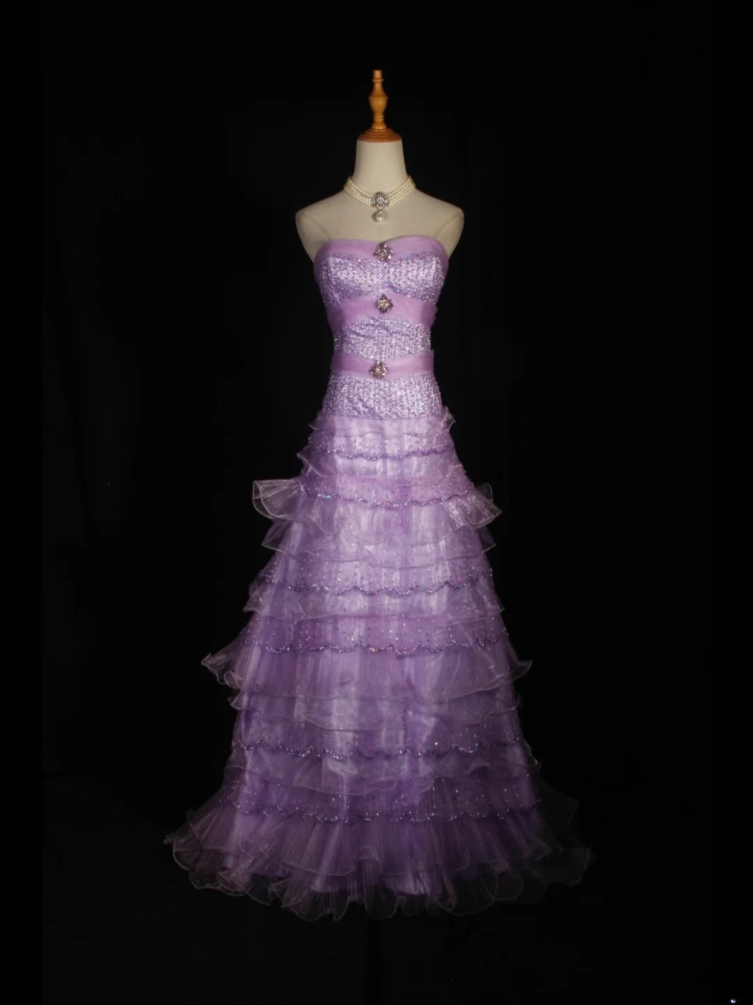 Vintage 70er-Jahre Ballkleid mit Herzausschnitt, lilafarbenem, perlenbesetztem Oberteil, plissiertem Rock, langem Schnitt, perfektes Outfit für den 21. Geburtstag, Modell AS310