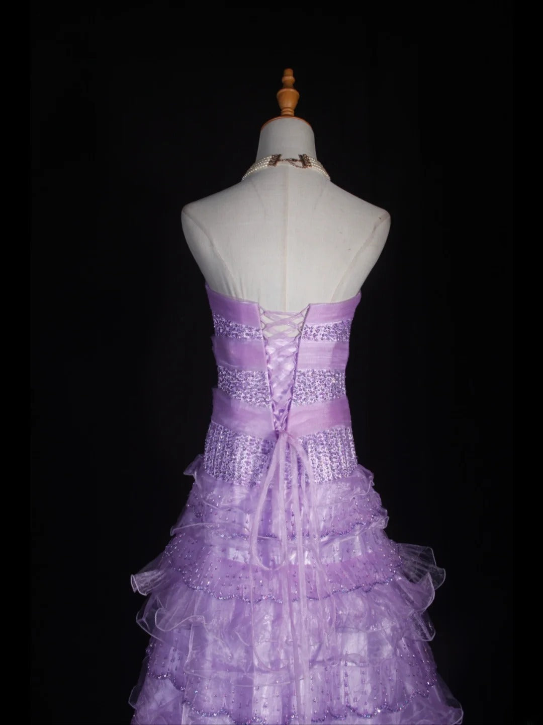 Vintage 70er-Jahre Ballkleid mit Herzausschnitt, lilafarbenem, perlenbesetztem Oberteil, plissiertem Rock, langem Schnitt, perfektes Outfit für den 21. Geburtstag, Modell AS310