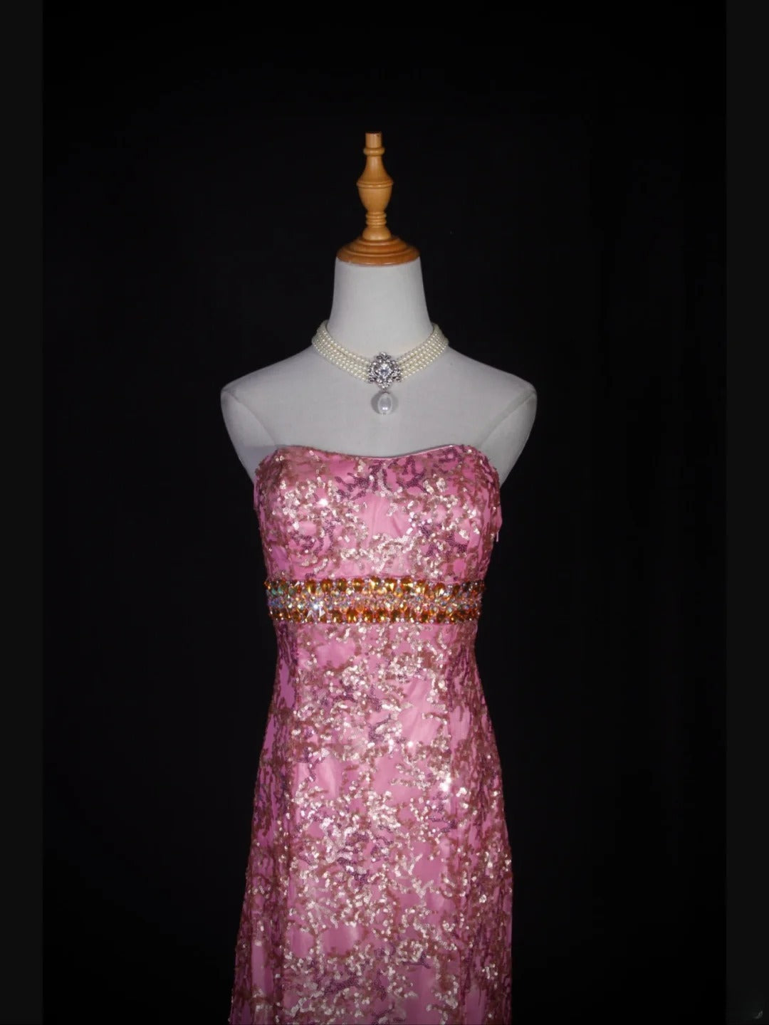 Vintage Meerjungfrauen-Abendkleid im 80er-Jahre-Stil, trägerlos, pinkfarben mit Pailletten und goldenen Perlen, Inspiration für das Outfit zum 20. Geburtstag, formelles Abendkleid AS317
