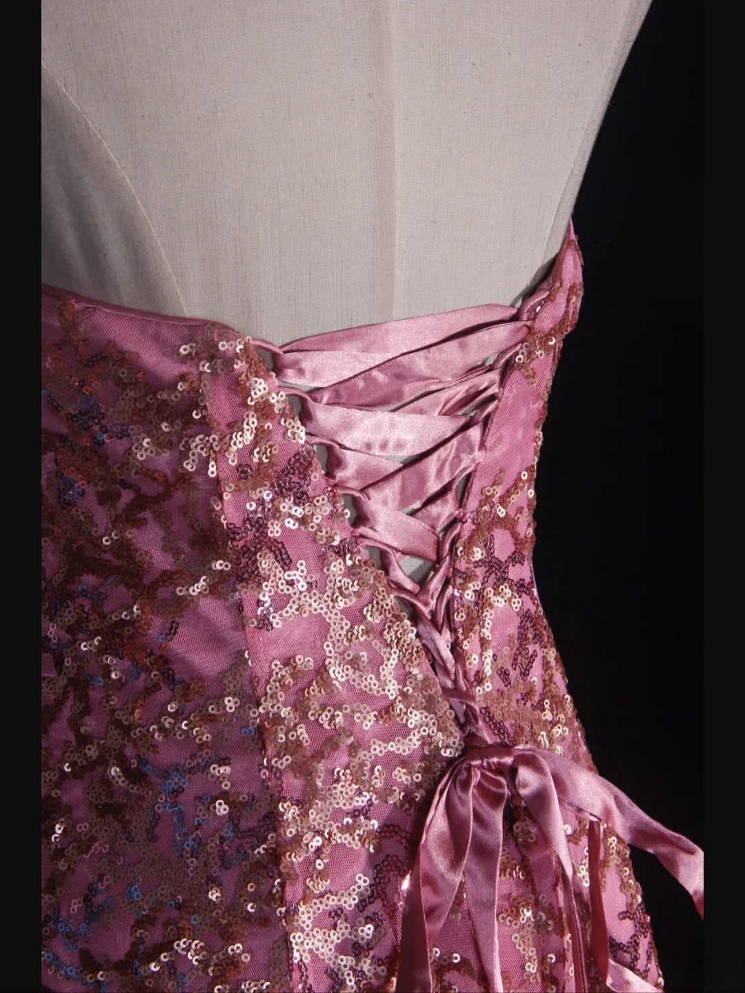 Vintage Meerjungfrauen-Abendkleid im 80er-Jahre-Stil, trägerlos, pinkfarben mit Pailletten und goldenen Perlen, Inspiration für das Outfit zum 20. Geburtstag, formelles Abendkleid AS317