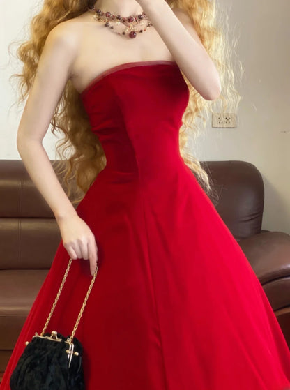 Prom Dress Elegant Ball Gown Strapless Red Formal Evening Gown for Graduation Party RB9368