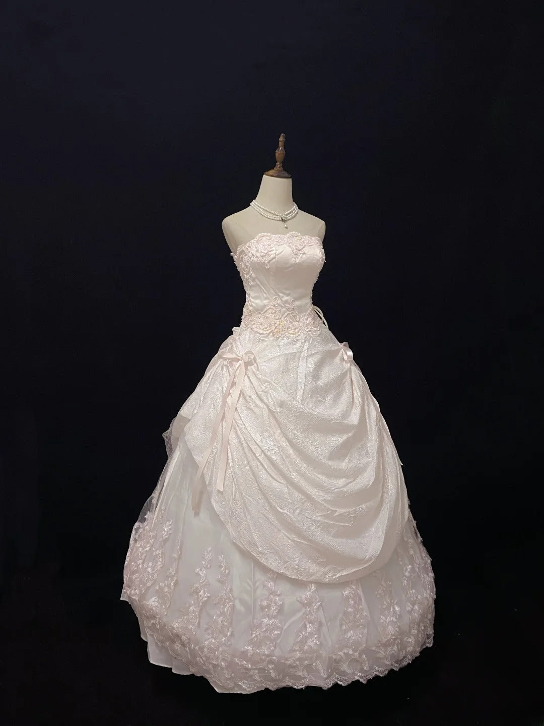 Sweet Ball Gowns Strapless Light Pink Poofy Long With Lace Appliqued Quince Dress inspo Quinceanera Dresses Vestidos De 16 anos RB7768