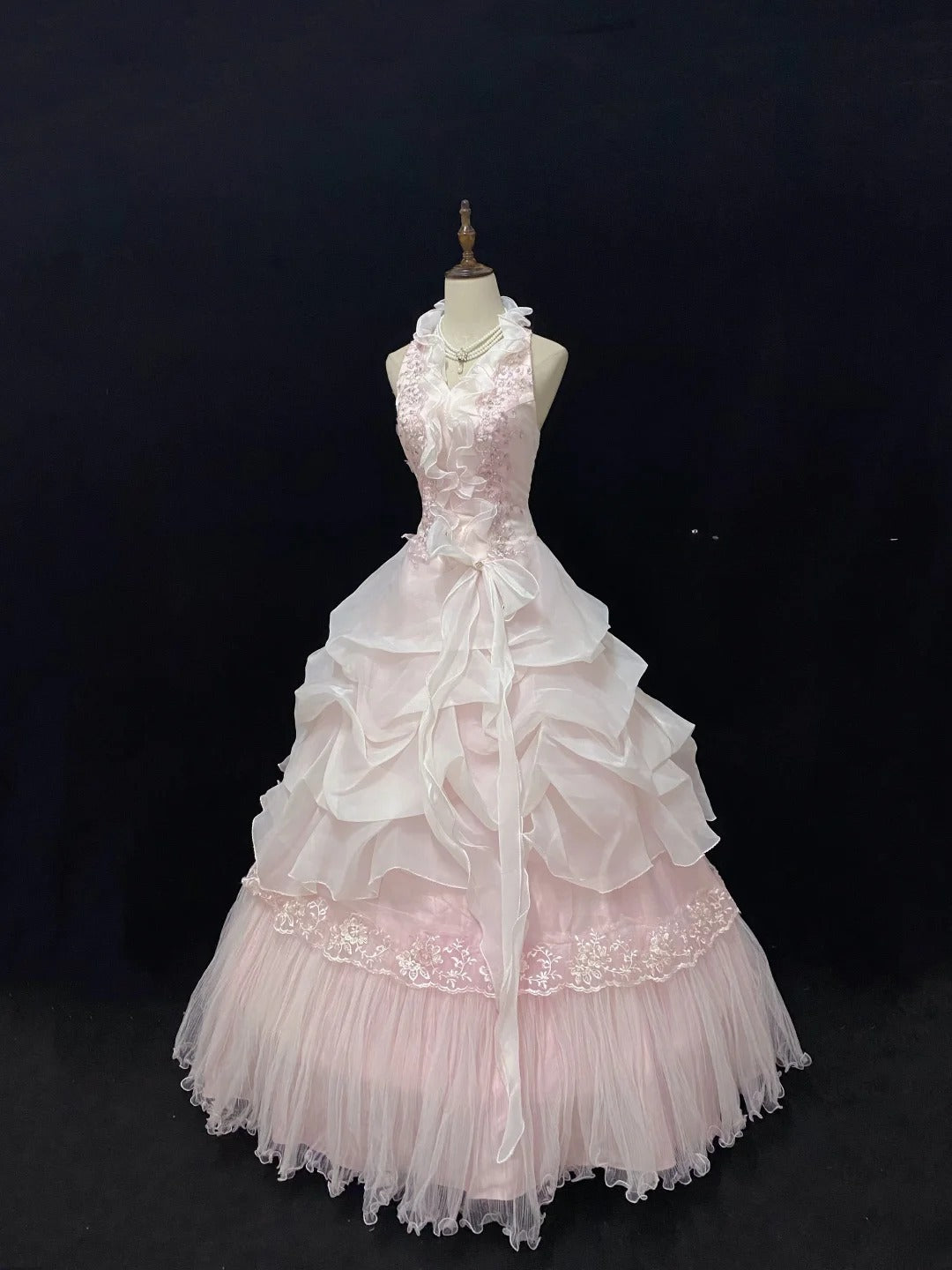 Sweet Ball Gowns Halter V Neck Light Pink Poofy Long With Lace Appliqued Quince Dress inspo Quinceanera Dresses Vestidos De 16 anos RB7771