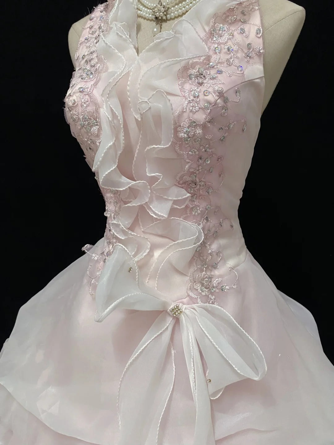 Sweet Ball Gowns Halter V Neck Light Pink Poofy Long With Lace Appliqued Quince Dress inspo Quinceanera Dresses Vestidos De 16 anos RB7771