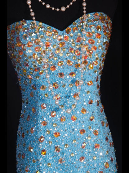 Vintage Meerjungfrauen-Abendkleid im 80er-Jahre-Stil mit blauen Perlen und goldenen Pailletten – Inspiration für das Outfit zum 20. Geburtstag – Abendkleid AS325