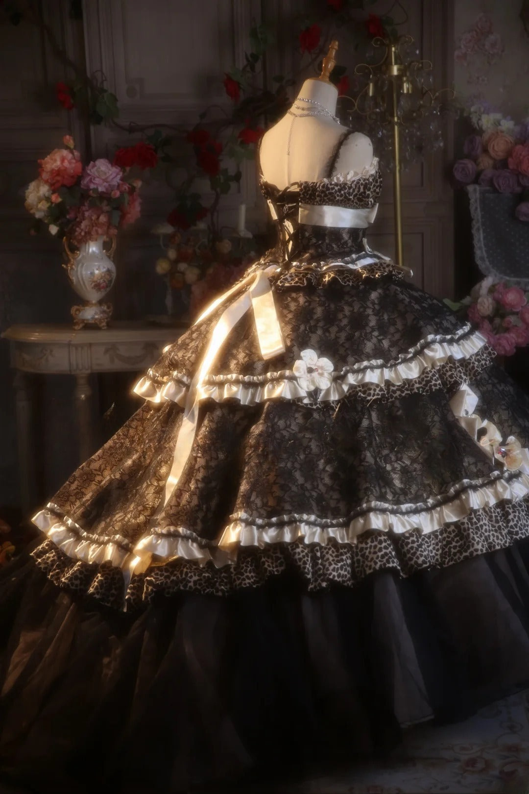 Ball Gown Spaghetti Straps Black Lace With Tiered Sweet 16 Dress Sweet Sixteen Princess Dress RB9378